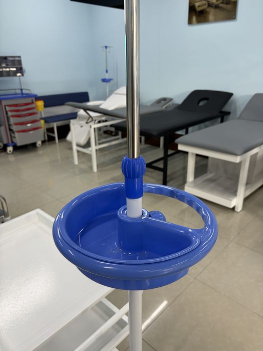 Медицинский штатив для капельницы