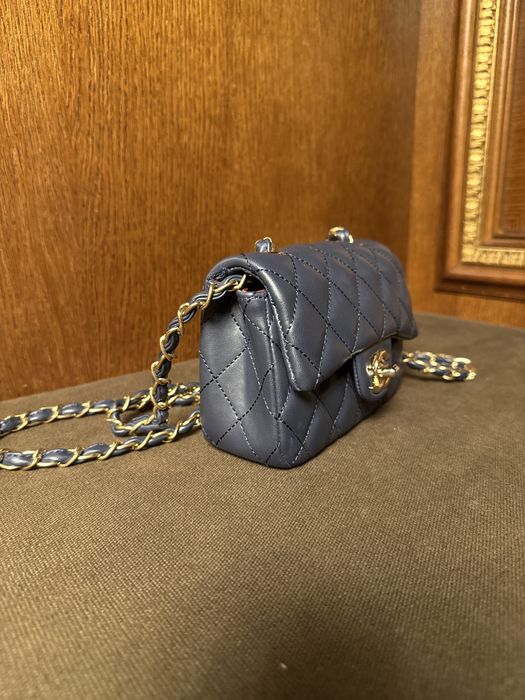 Малка чанта Chanel в тъмносин цвят