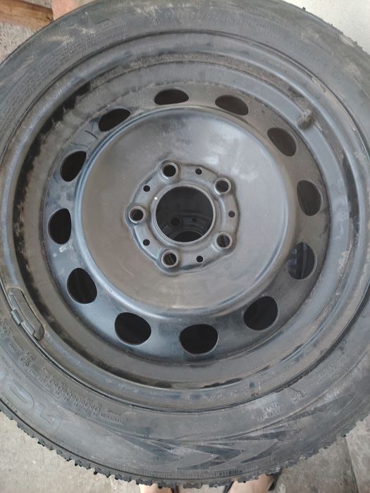 Vând set roti iarna 205 55 16