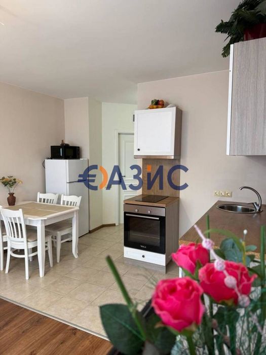 Продава се Двустаен апартамент в к.к. Слънчев бряг - 62 кв.м за 806 €/кв.м - Снимка #4