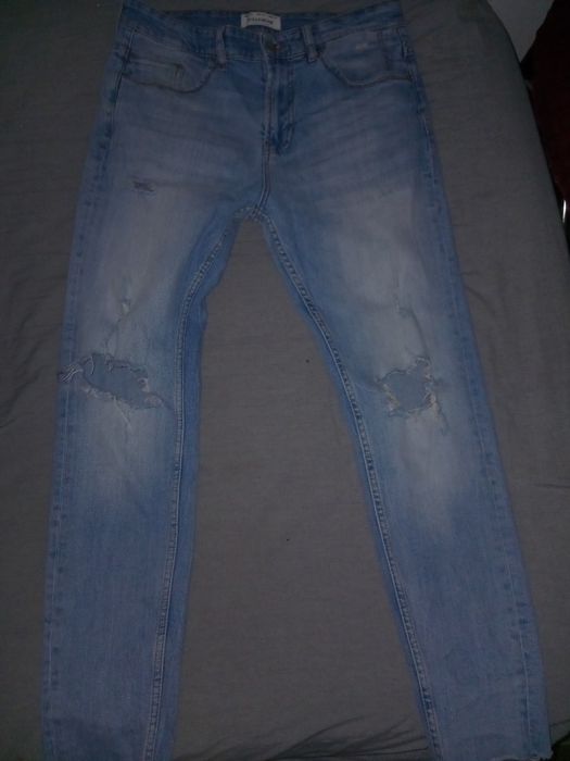 Blugi Pull&Bear bleu deschis, ripped