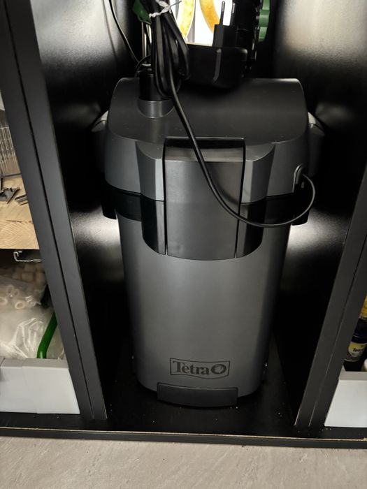 Doua acvarii 250l si respectiv 300l complet echipate