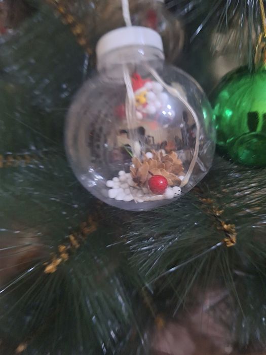 Елка, Дед мороз, Снегурочка, герлянда, игрушки.