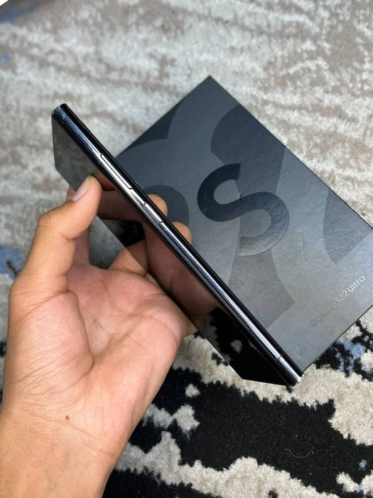 Samsung galaxy s22 ultra 12/256gb karopka dakument holati 9/10