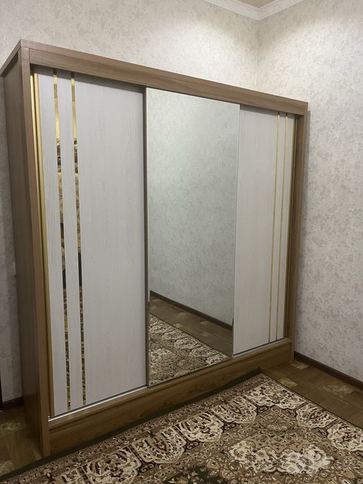 yangi spalniy mebel sotiladi