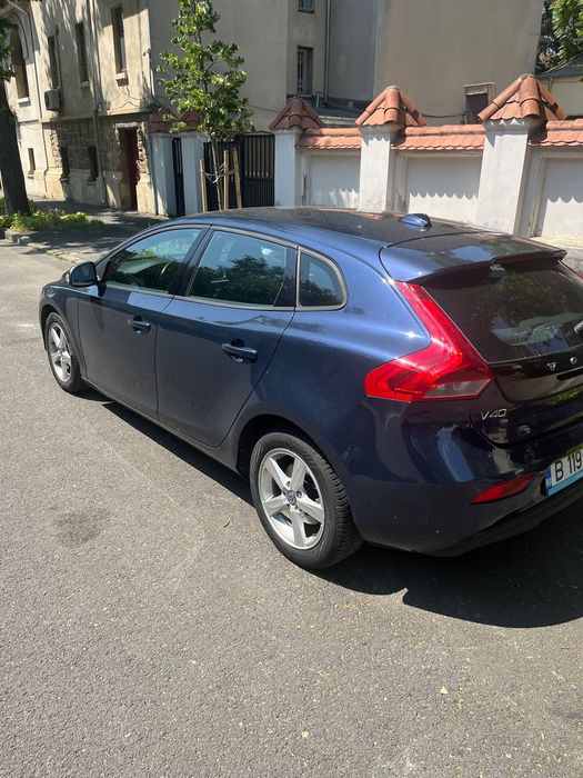 Volvo V40 D2 / 1.6 diesel / 2014 / Hatchback