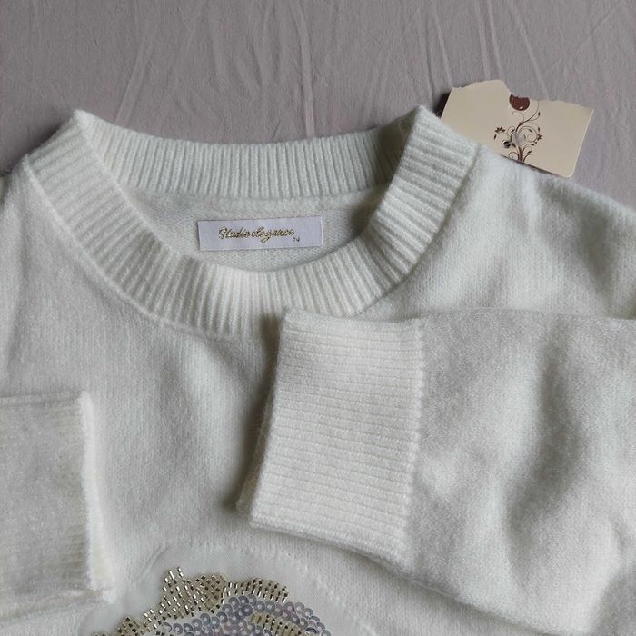 Бял дамски пуловер, р-р М