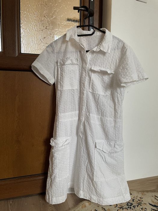 Rochie Cămașă Albă din Dantelă Broderie Anglaise cu Buzunare