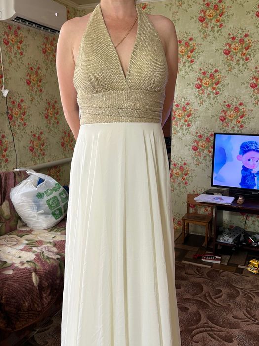 Красивое вечернее платье