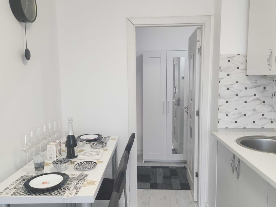 Apartament 3 camere ,  disponibil imediat, Metrou 1 Dec. 1918, Sect.3