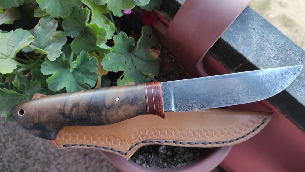 Нож от n690 ръчна изработка