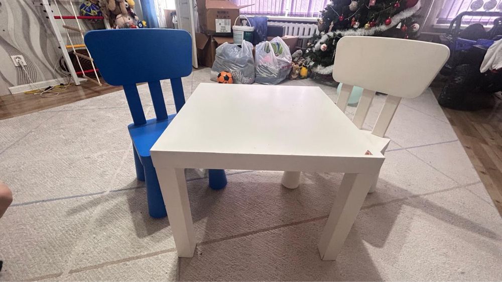 Стол детский ikea и 2 стула
