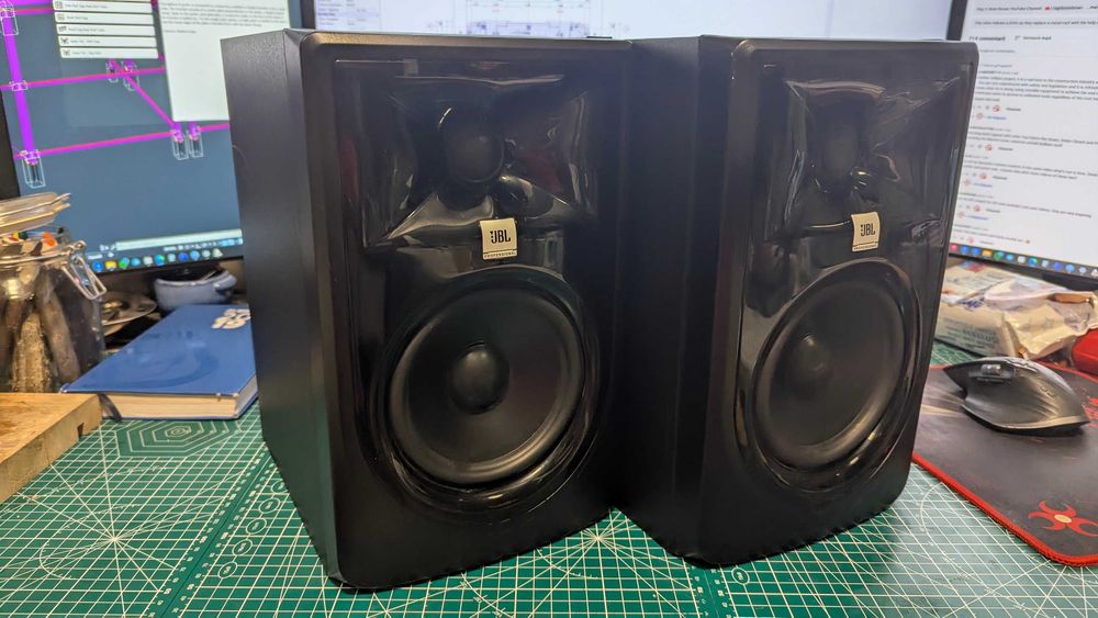Set JBL 305P MkII ca noi + Behringer U-phoria UMC22 Iasi