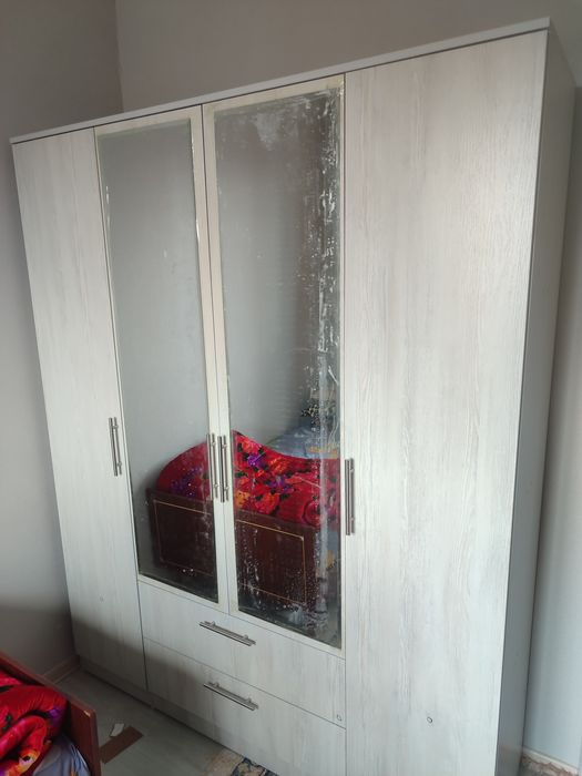 Shkaf sotiladi dastafka ustanovka bepul