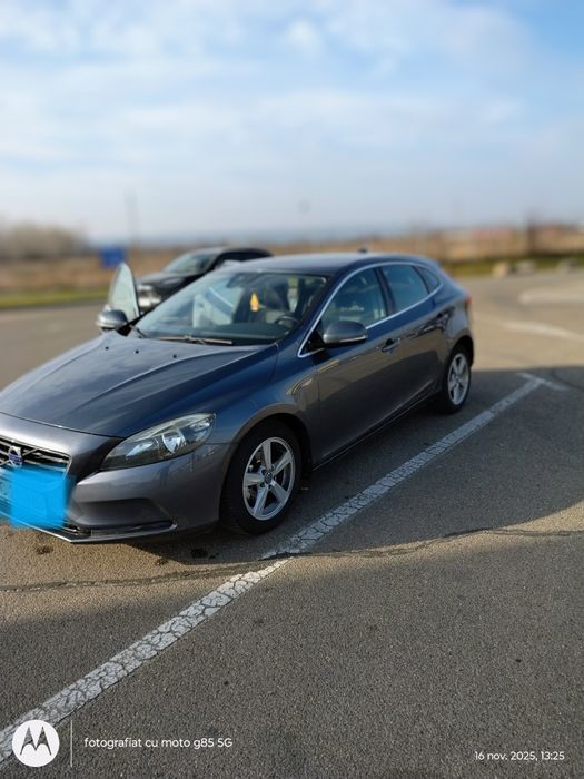Vând Volvo V40  D2