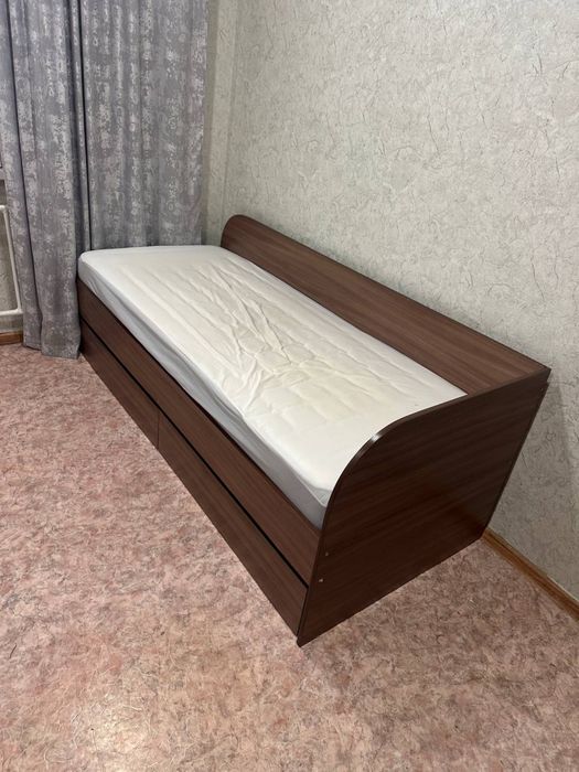 Продам кровати с ортопедическим матрасом