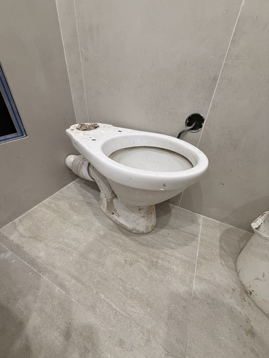 Продам строительного козла и унитаз