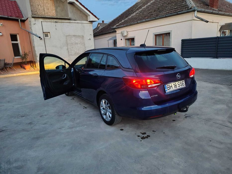 Opel Astra 1.2. benzina an 2020 TVA deductibil