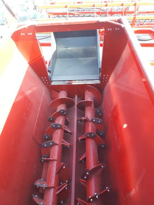 Кормораздатчик горизонтальный 8 м3