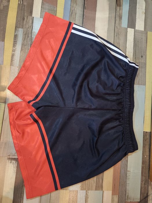 Adidas Bayern Munich home pantaloni scurti fotbal 1997-1999
