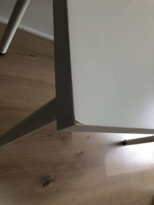 Masa alba Ikea in stare buna