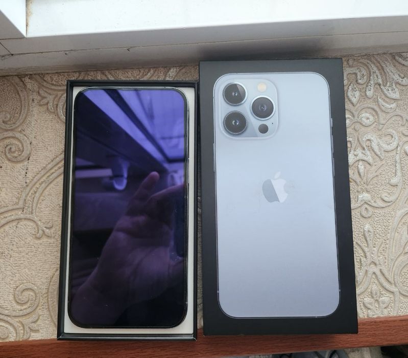 iPhone 13 Pro Blue ideal