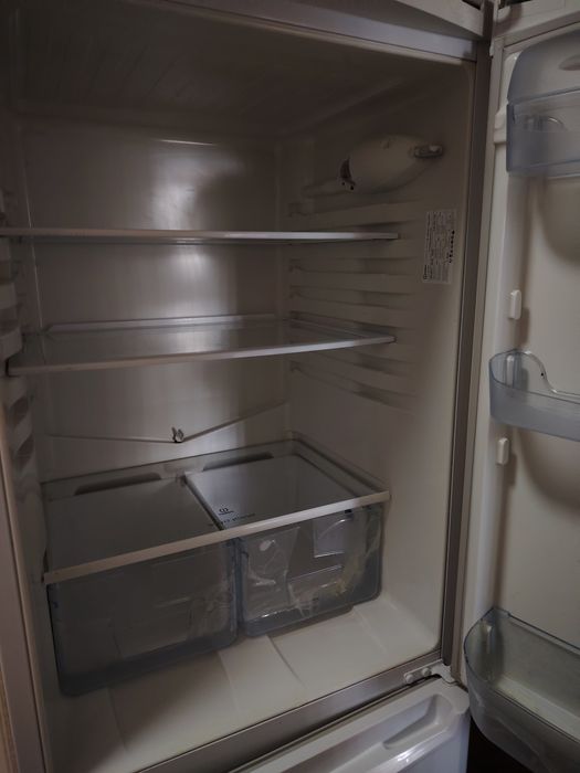 Холодильник Indesit