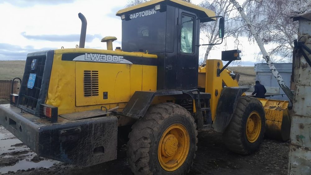 Продам фронтальнй  погрузчик