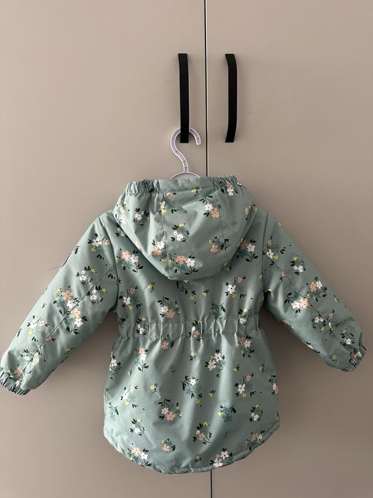 Продам куртку для девочки