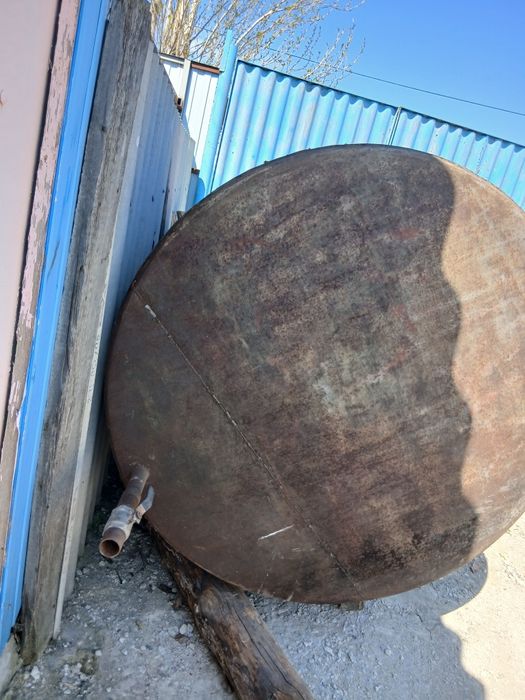 Продам бочку 3 куба, 130000 торг