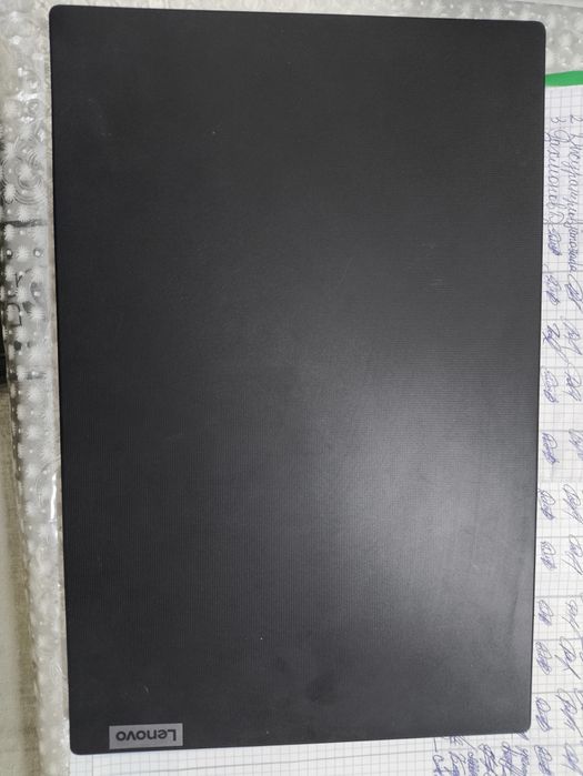 Ноутбук сотилади