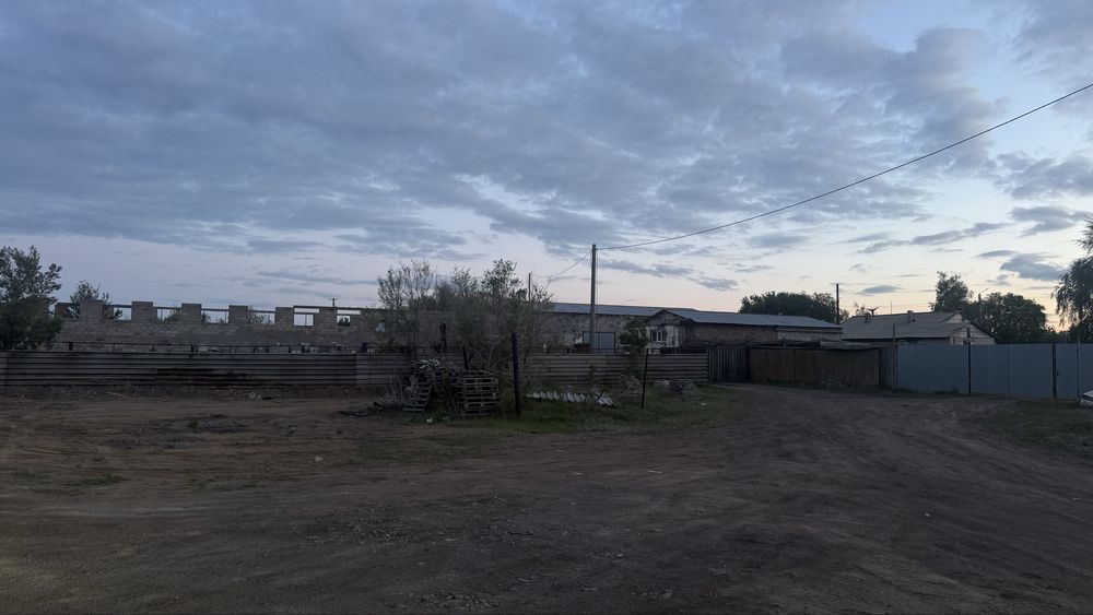 Продам дом с множеством построек