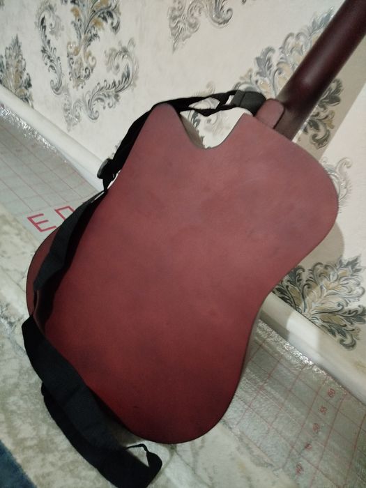 Гитара сатылады срочна!!