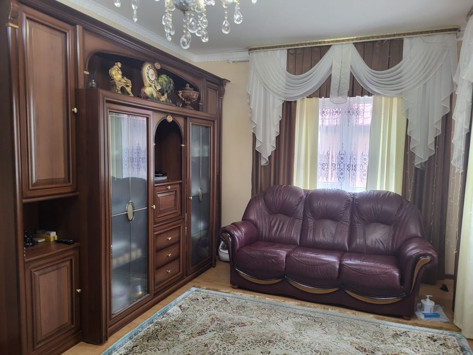 Продается дом (коттедж) с землёй.