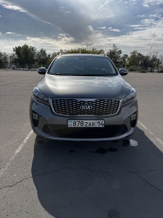 Продам автомобиль Kia Sorento
