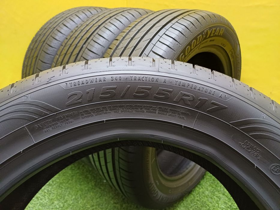 Шины 215/55 R17 Goodyear комплект.