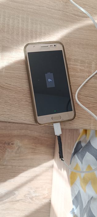 Смарт телефон Самсунг