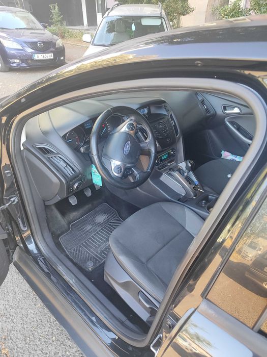 Продавам Форд фокус