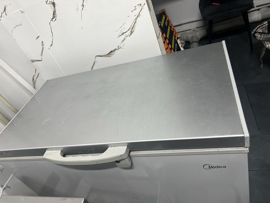 Продам морозильник