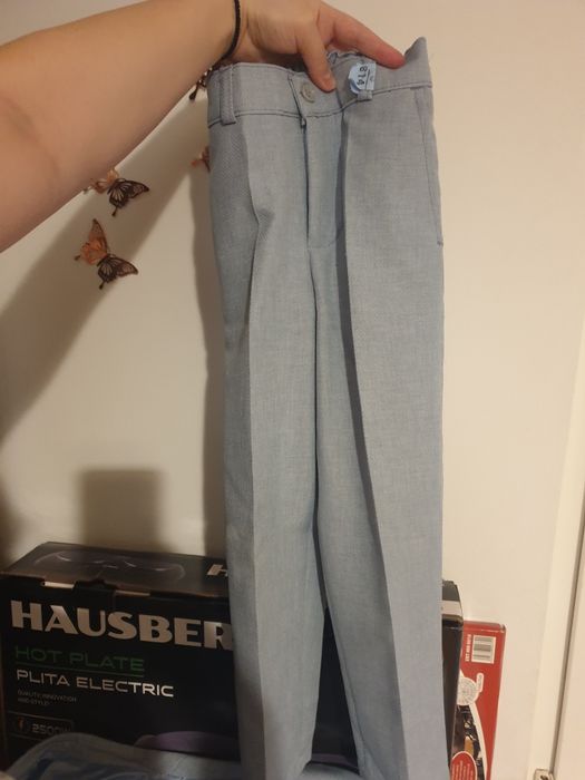 Vând costum de băiețel 5 ani