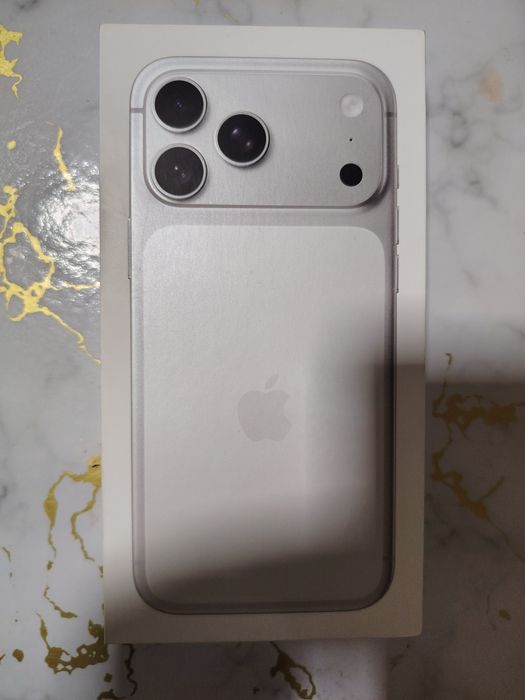 Айфон 17 про макс