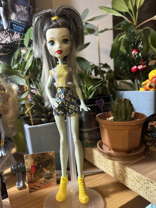 Продам куклу монстр хай !