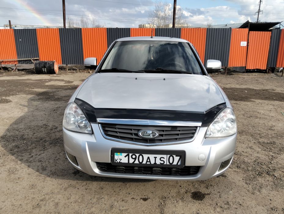 Продам Приора  2013