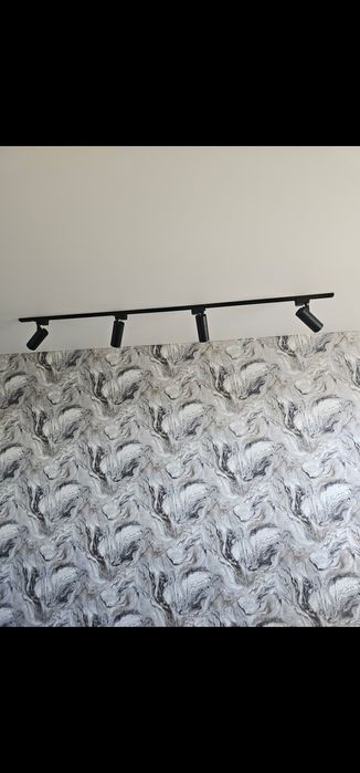 Поклейка обоев.              .