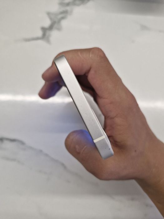Iphone 12 white