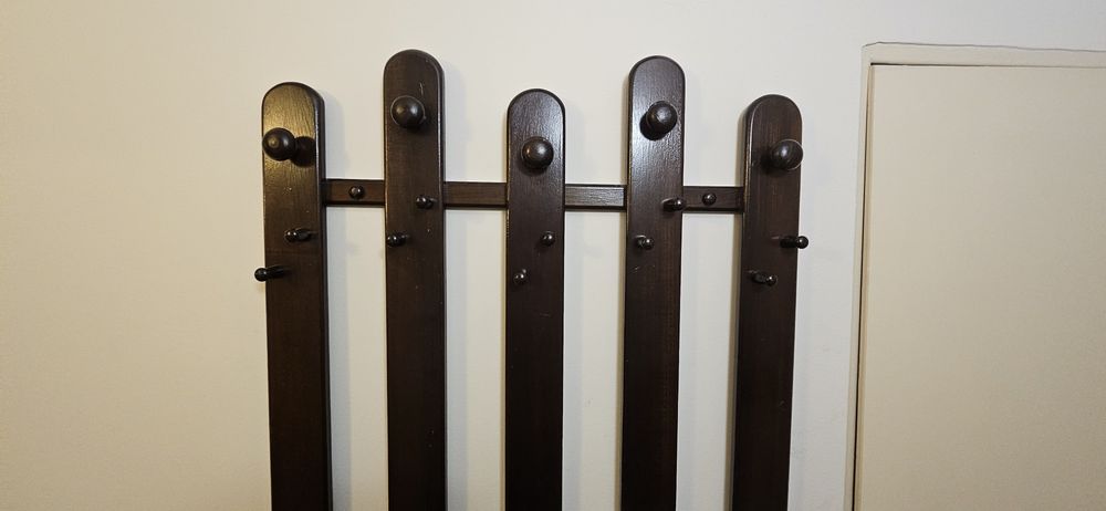 Стена закачалка, естествено дърво, тъмно кафява