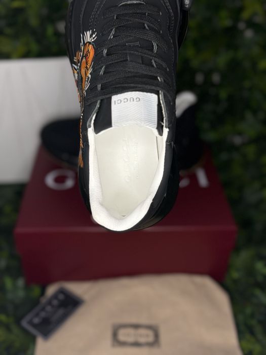 Adidași/Sneakers Gucci Rhyton black leather tiger