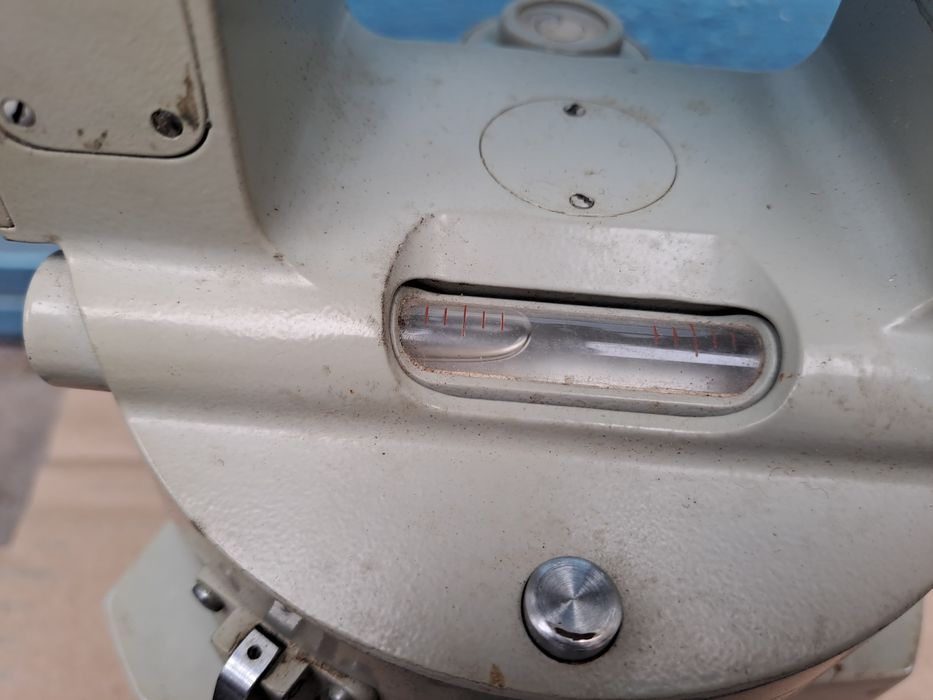 De vânzare doua bucăți Teodolit Theo 020 Karl zeiss