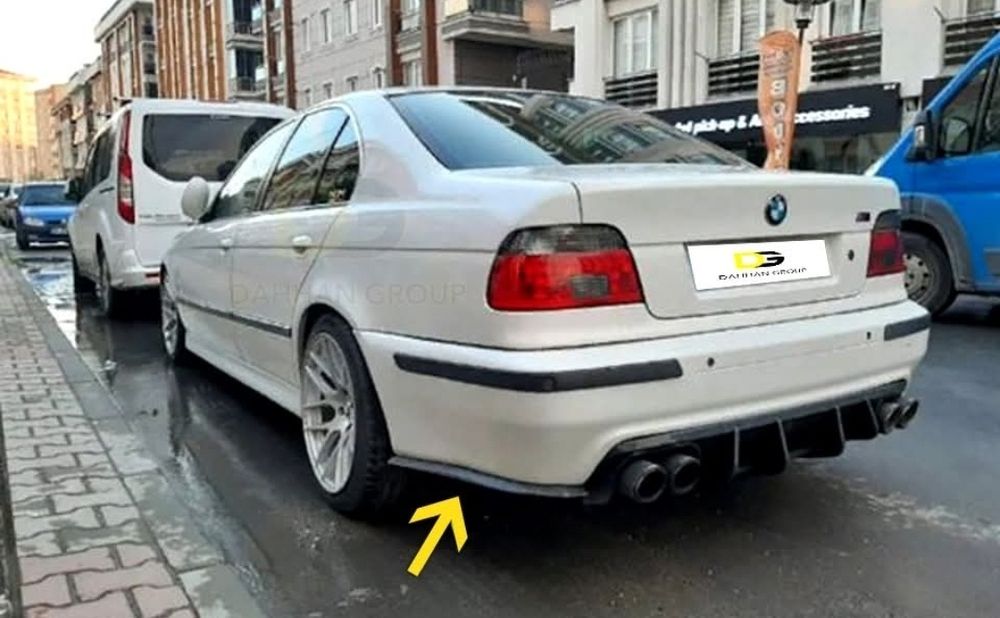 Extensii / coltare lip bara spate compatibile BMW Seria 5  E39 negru lucios