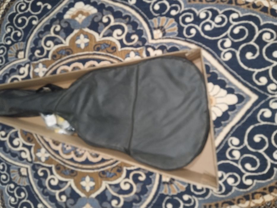 Гитара сотилади  янги